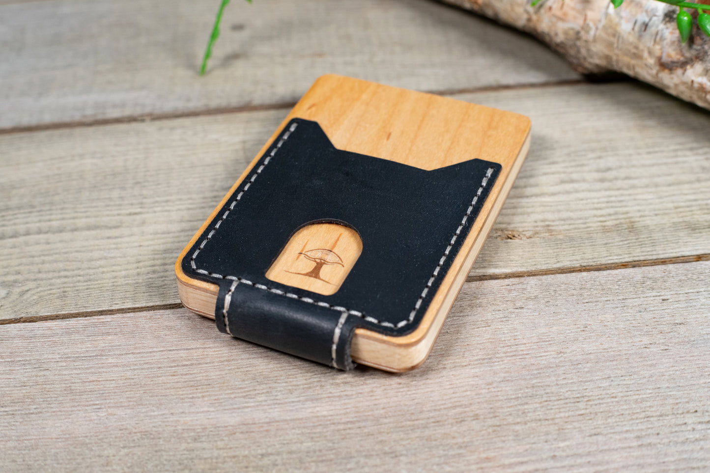 TreeShell Maple Wood & Leather Wallet with Magnetic Money Clip