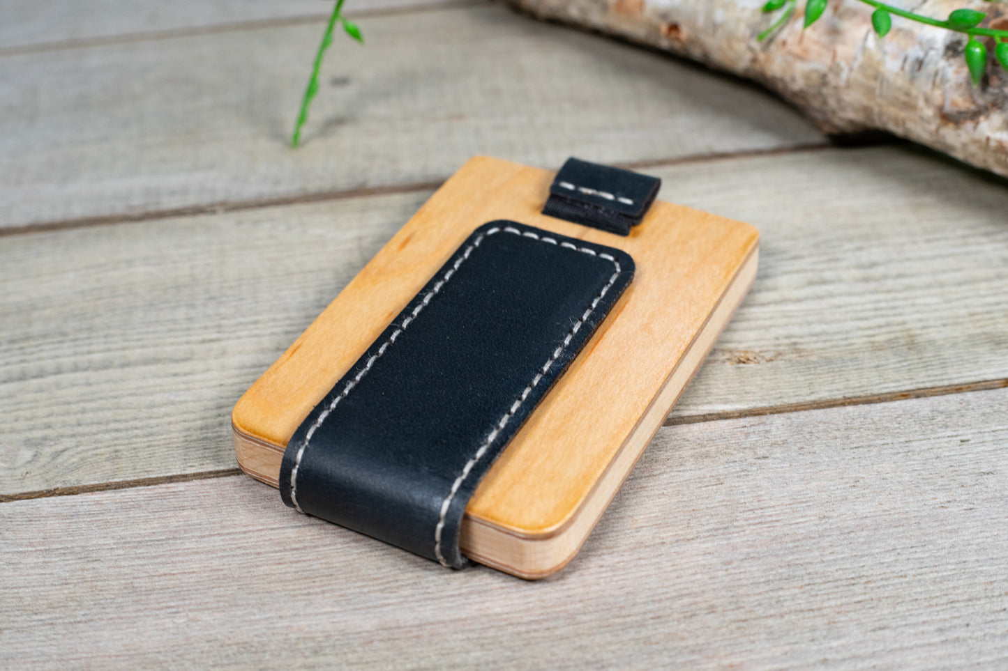 TreeShell Maple Wood & Leather Wallet with Magnetic Money Clip