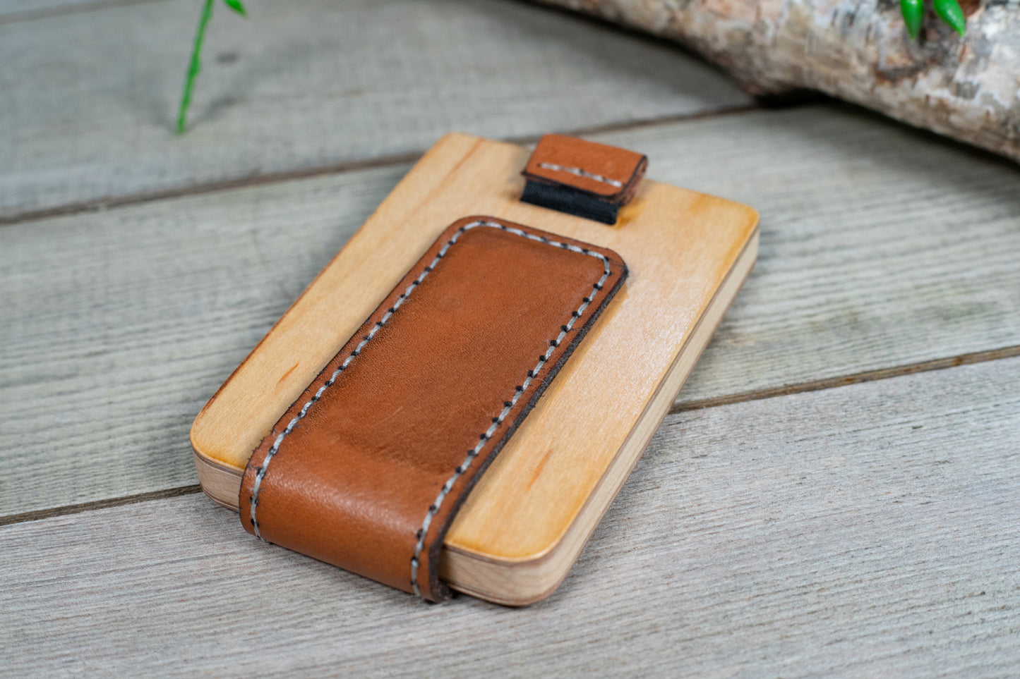 TreeShell Maple Wood & Leather Wallet with Magnetic Money Clip